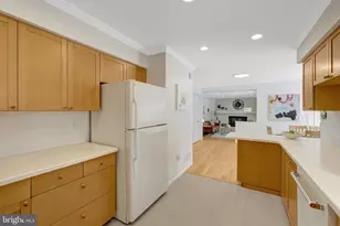 12111 Holly Knoll Cir, Great Falls, VA 22066 - Photo 14