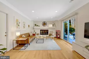 12111 Holly Knoll Cir, Great Falls, VA 22066 - Photo 18