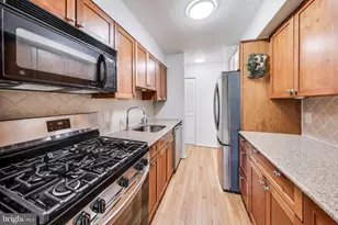 3328 Woodburn Village Dr, Annandale, VA 22003 - Photo 6