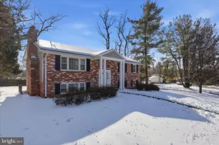 3519 Woodburn Rd, Annandale, VA 22003 - Photo 2