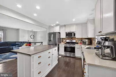 5911 Bond Court, Alexandria, VA 22315 - Photo 6