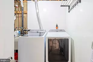 9705 Locust Hill Dr, Great Falls, VA 22066 - Photo 34