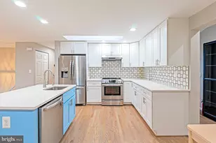 9705 Locust Hill Dr, Great Falls, VA 22066 - Photo 12