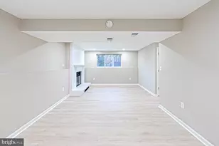 9705 Locust Hill Dr, Great Falls, VA 22066 - Photo 32