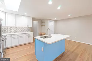 9705 Locust Hill Dr, Great Falls, VA 22066 - Photo 10