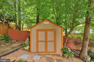 9322 Glenbrook Rd, Fairfax, VA 22031 - Photo 36