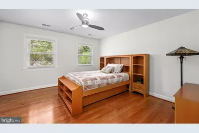 9322 Glenbrook Road, Fairfax, VA 22031 - Photo 32