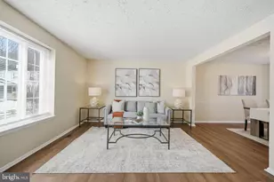 8303 White Star Ct, Springfield, VA 22153 - Photo 4