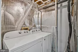 6143 Green Hollow Ct, Springfield, VA 22152 - Photo 38