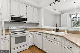 6984 Ellingham Cir, Alexandria, VA 22315 - Photo 14