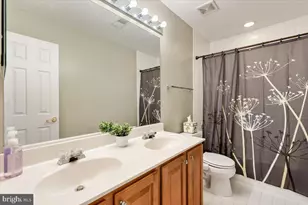 13714 Monet Ct, Chantilly, VA 20151 - Photo 40