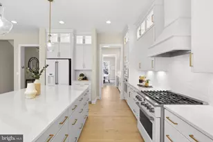 9211 Kilmarnock Dr, Fairfax, VA 22031 - Photo 20