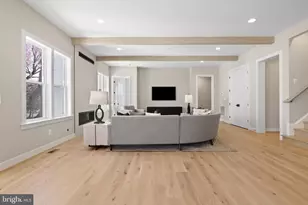 9211 Kilmarnock Dr, Fairfax, VA 22031 - Photo 28