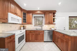 9600 Helenwood Dr, Fairfax, VA 22032 - Photo 18