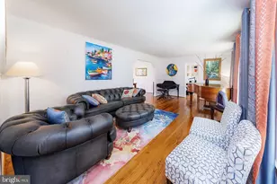 980 Old Holly Dr, Great Falls, VA 22066 - Photo 6