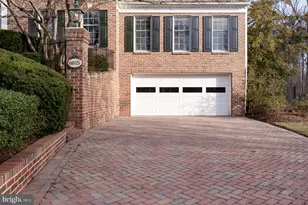 8815 Surrey Ct, Alexandria, VA 22309 - Photo 8