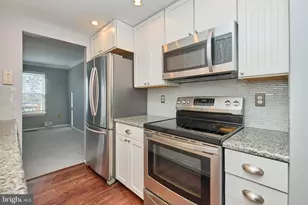 10355 Granite Creek Ln, Oakton, VA 22124 - Photo 10