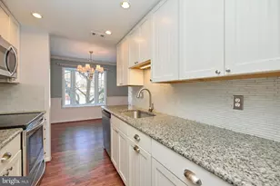 10355 Granite Creek Ln, Oakton, VA 22124 - Photo 12