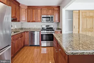 7809 Dassett, Annandale, VA 22003 - Photo 14