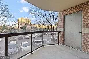 8340 Greensboro Dr, McLean, VA 22102 - Photo 10