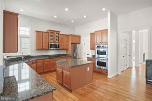 7204 Gray Heights Ct, Alexandria, VA 22315 - Photo 18