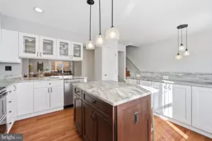 5206 Leeward Ln, Alexandria, VA 22315 - Photo 2