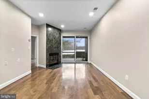 11292 Harbor Ct, Reston, VA 20191 - Photo 10