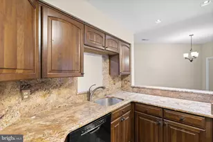 11292 Harbor Ct, Reston, VA 20191 - Photo 14