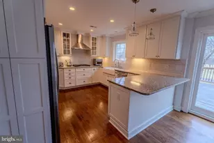 308 Old Court House Rd NE, Vienna, VA 22180 - Photo 8