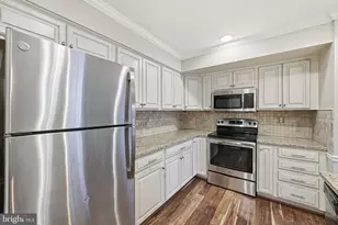 11872 St Trinians Ct, Reston, VA 20191 - Photo 6