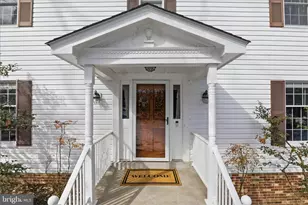 6804 Jeremiah Ct, Fairfax Station, VA 22039 - Photo 4