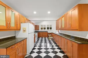 7423 Exmore St, Springfield, VA 22150 - Photo 14