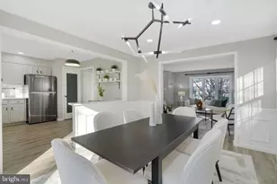 5918 Roberts Common Ct, Burke, VA 22015 - Photo 8