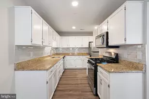 14532 Eddy Ct, Centreville, VA 20120 - Photo 12