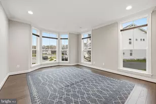 8940 Silvan Woods Ct, Fairfax, VA 22031 - Photo 6