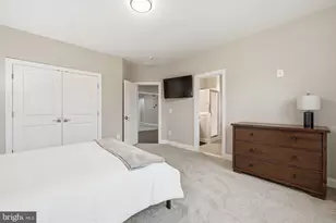 8940 Silvan Woods Ct, Fairfax, VA 22031 - Photo 34
