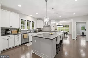 8940 Silvan Woods Ct, Fairfax, VA 22031 - Photo 12