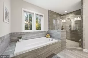 8940 Silvan Woods Ct, Fairfax, VA 22031 - Photo 30