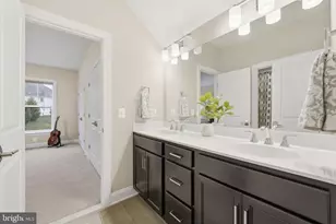 8940 Silvan Woods Ct, Fairfax, VA 22031 - Photo 38