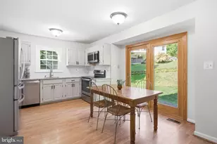6322 Glenbard Rd, Burke, VA 22015 - Photo 4
