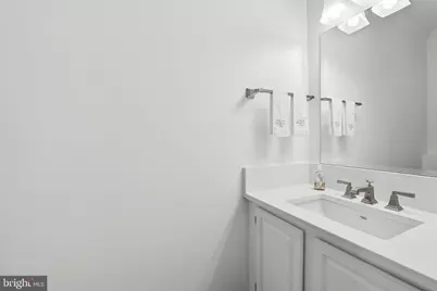 207 Locust Street SE, Vienna, VA 22180 - Photo 16