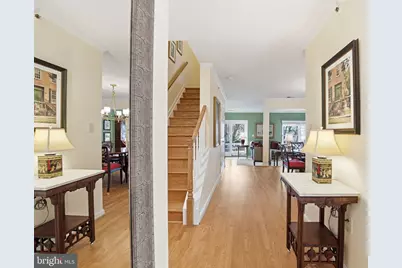 207 Locust Street SE, Vienna, VA 22180 - Photo 4