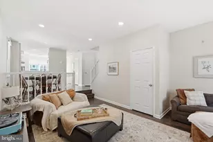 2114 Whisperwood Glen Ln, Reston, VA 20191 - Photo 8