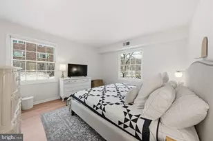 8231 Kings Charter Ln, Springfield, VA 22152 - Photo 18