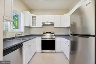 1963 Villaridge Dr, Reston, VA 20191 - Photo 8