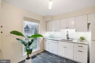 7005 Leestone St, Springfield, VA 22151 - Photo 10