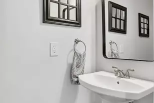 8176 Madrillon Ct, Vienna, VA 22182 - Photo 16