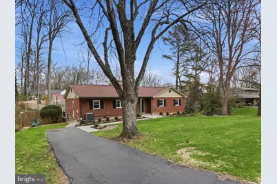 6424 Walters Woods Drive, Falls Church, VA 22044 - Photo 4