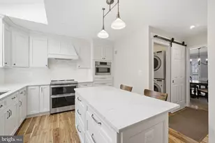 6321 Barsky Ct, Fairfax Station, VA 22039 - Photo 10