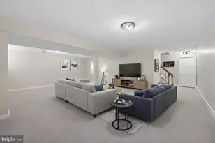 6321 Barsky Ct, Fairfax Station, VA 22039 - Photo 22